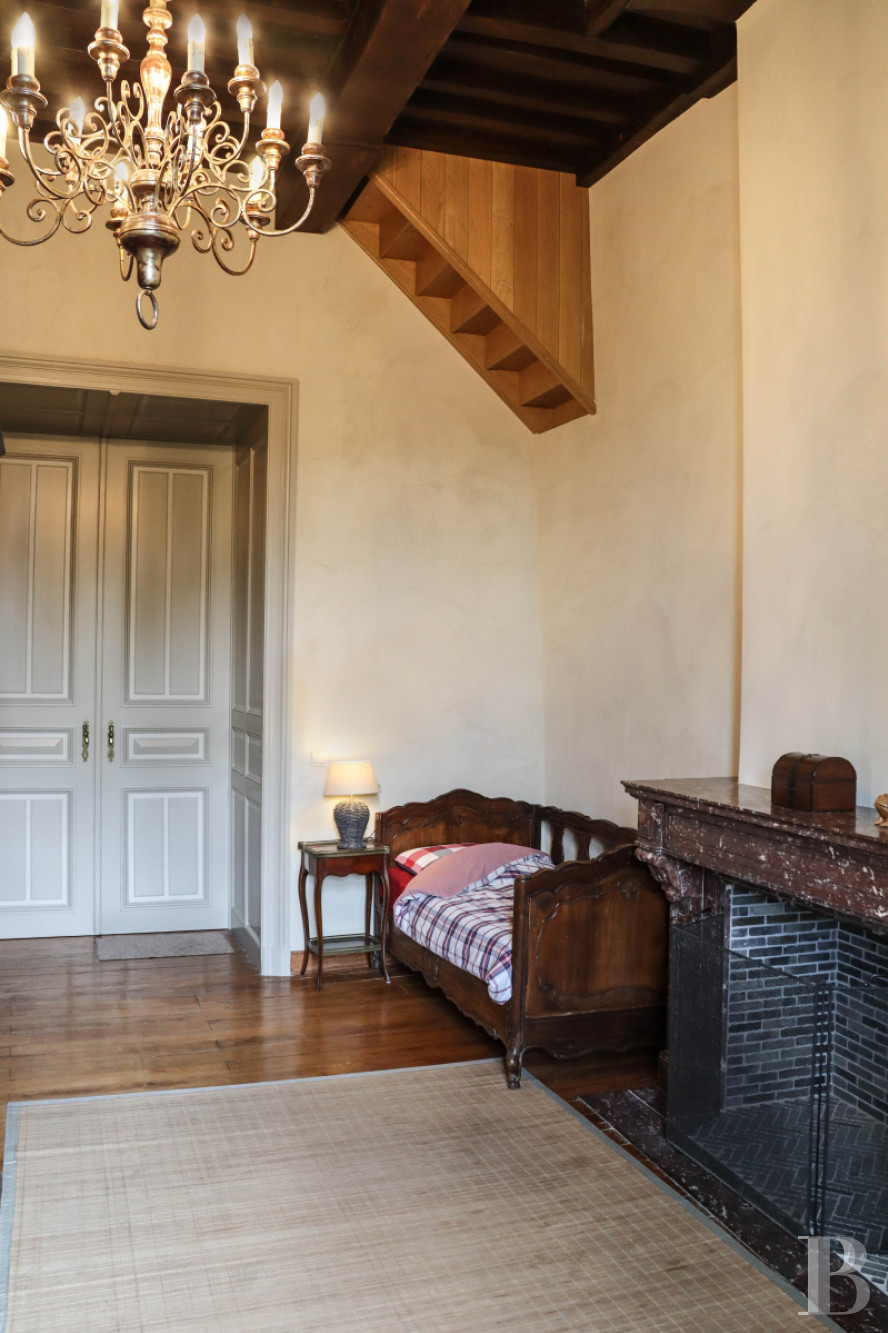 A chateau-fortress with a one hundred hectare estate in the county of Namur, to the south of Brussels in Belgium - photo  n°19